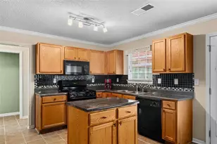 1835 Winding Crossing Trail, Fairburn, GA 30213 - Photo 5
