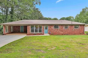 191 Pine St, Fairburn, GA 30213 - Photo 1