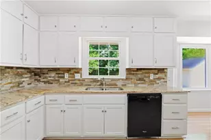 3662 Sweet Briar Ln SE, Conyers, GA 30094 - Photo 15