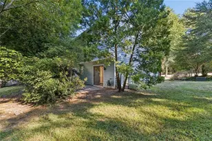 101 Vineyard Pond Dr NW, Norcross, GA 30071 - Photo 25