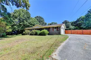 2926 Elizabeth Ln, Snellville, GA 30078 - Photo 3