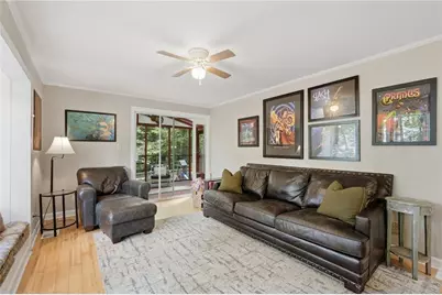 872 E Morningside Drive, Lawrenceville, GA 30043 - Photo 9