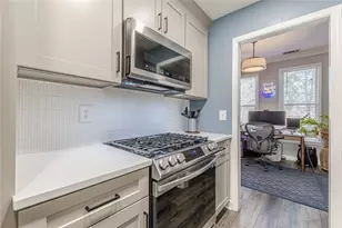 656 Park Village Dr NE, Atlanta, GA 30306 - Photo 11