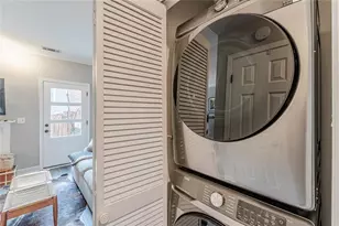 656 Park Village Dr NE, Atlanta, GA 30306 - Photo 15