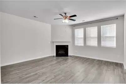 3152 Hawthorn Farm Boulevard, Loganville, GA 30052 - Photo 9