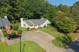 5189 Village Green Way, Alpharetta, GA 30009 - Photo 19