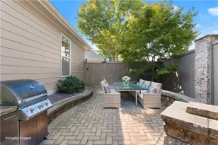 240 Somerset Cir, Woodstock, GA 30189 - Photo 3