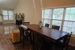 552 Keldron Dr, Lawrenceville, GA 30045 - Photo 9