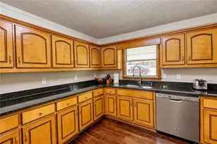 1042 Duke Dr, Conyers, GA 30013 - Photo 7