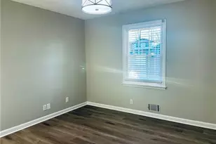 637 Rae Dr, Lawrenceville, GA 30044 - Photo 17