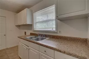 4749 Lost Colony Ct, Stone Mountain, GA 30088 - Photo 5