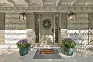 9875 La View Cir, Roswell, GA 30075 - Photo 3