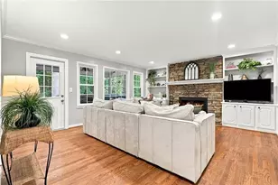 2569 Chimney Springs Dr, Marietta, GA 30062 - Photo 3