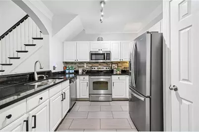 1424 Westchester Ridge NE, Atlanta, GA 30329 - Photo 9