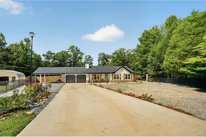 3020 Raymonds Drive, Loganville, GA 30052 - Photo 3