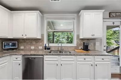 5752 Shore Isle Court, Flowery Branch, GA 30542 - Photo 11