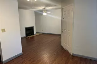 526 Windchase Ln, Stone Mountain, GA 30083 - Photo 3