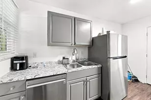 3304 Wheeler St, Hapeville, GA 30354 - Photo 11