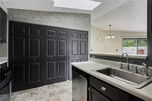 1325 Keys Lake Dr NE, Brookhaven, GA 30319 - Photo 13