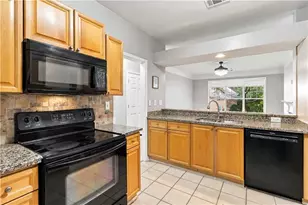 1027 Whitshire Way, Alpharetta, GA 30004 - Photo 9