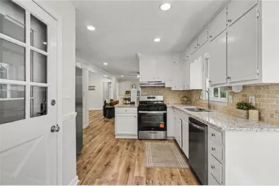 3802 Imperial Drive, Snellville, GA 30039 - Photo 9