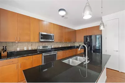 711 Cosmopolitan Drive NE #300, Atlanta, GA 30324 - Photo 5