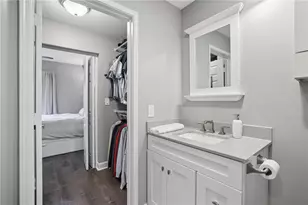 1075 Peachtree Walk NE, Atlanta, GA 30309 - Photo 17