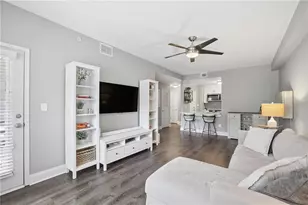 1075 Peachtree Walk NE, Atlanta, GA 30309 - Photo 11