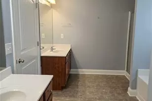702 Lynnfield Dr, Lawrenceville, GA 30045 - Photo 11