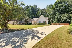 4692 Devencrest Ln, Buford, GA 30519 - Photo 1