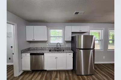 723 W Creek Circle, Monroe, GA 30655 - Photo 3