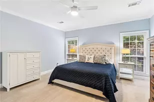 8006 Lexington Dr, Roswell, GA 30075 - Photo 9