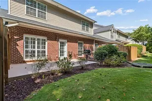 8006 Lexington Dr, Roswell, GA 30075 - Photo 7