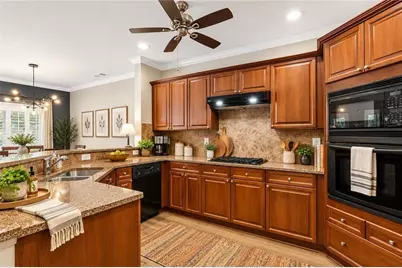 8006 Lexington Drive, Roswell, GA 30075 - Photo 5