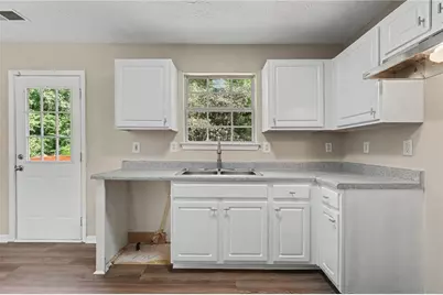 3220 Diamond Bluff, Union City, GA 30291 - Photo 13