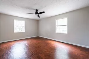 1074 Ollie Cir NW, Atlanta, GA 30314 - Photo 5