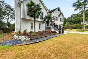 222 Gates Mill Dr, Lawrenceville, GA 30045 - Photo 3
