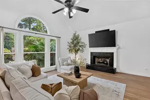 222 Gates Mill Dr, Lawrenceville, GA 30045 - Photo 5