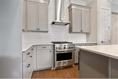 582 Broadview Place NE, Atlanta, GA 30324 - Photo 17