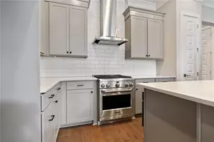 582 Broadview Pl NE, Atlanta, GA 30324 - Photo 17