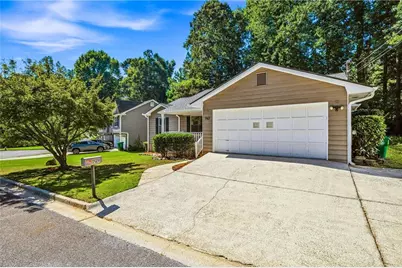 767 Pepperwood Trail, Stone Mountain, GA 30087 - Photo 3