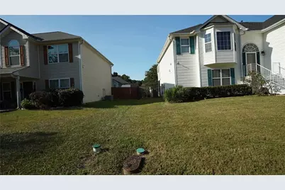 2010 Hillspring Lane, Lithonia, GA 30058 - Photo 3