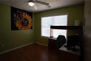 2010 Hillspring Ln, Lithonia, GA 30058 - Photo 23