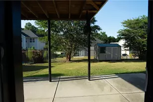 2010 Hillspring Ln, Lithonia, GA 30058 - Photo 33
