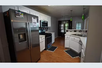 2010 Hillspring Lane, Lithonia, GA 30058 - Photo 9