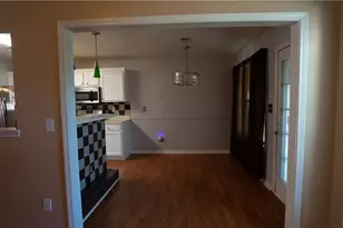 2010 Hillspring Ln, Lithonia, GA 30058 - Photo 13