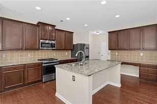 1815 Habersham Villa Dr, Cumming, GA 30041 - Photo 9