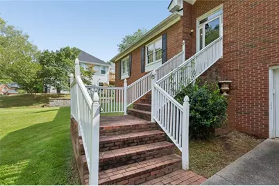 1802 Hunters Glen NE, Marietta, GA 30062 - Photo 9
