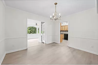 70 Chaumont Square NW, Atlanta, GA 30327 - Photo 9