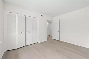 70 Chaumont Square NW, Atlanta, GA 30327 - Photo 29